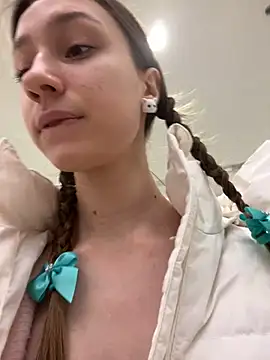 Lia  Love online show from 27, 1, 2025