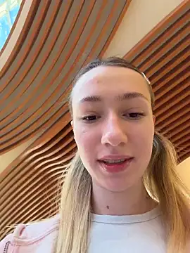 Lia  Love online show from 14, 12, 2025