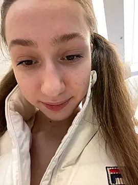 Lia  Love online show from 28, 1, 2025