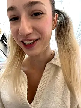 Lia  Love online show from 13, 9, 2025