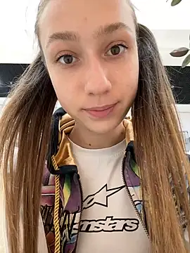 Lia  Love online show from 18, 3, 2025