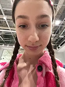 Lia  Love online show from 7, 2, 2025