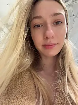 Lia  Love online show from 22, 12, 2025