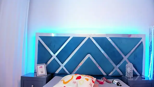 Tiffanymiller00 online show from 30, 4, 2026