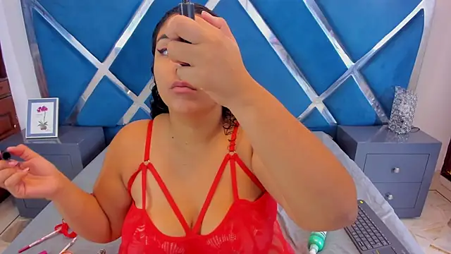 Snapshot of Tiffanymiller00 chatting on 21, 11, 2025 Tiffanymiller00 online show from 21, 11, 2025