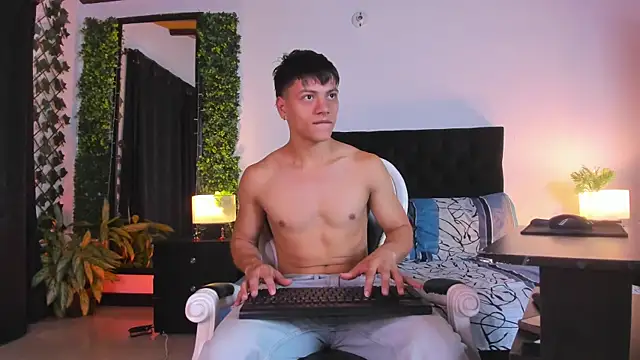 Valentino  X online show from 17, 3, 2025