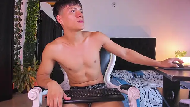 Valentino  X online show from 17, 3, 2025