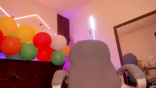 lunaalynch online show from 28, 3, 2026