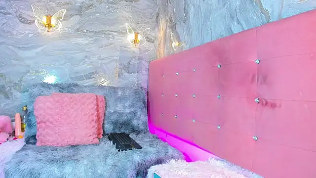 Snapshot of taylorbunny_x chatting on 1, 10, 2025 taylorbunny x online show from 1, 10, 2025