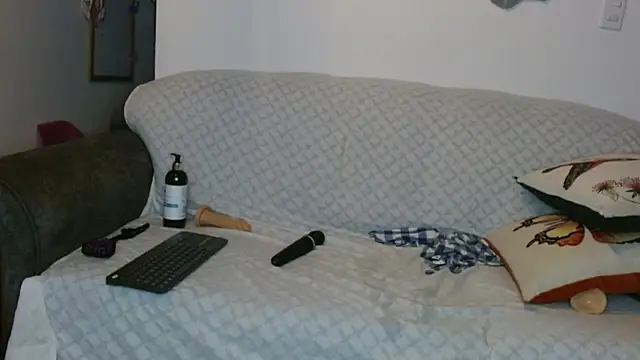 Vanessa Aniston online show from 11, 11, 2025