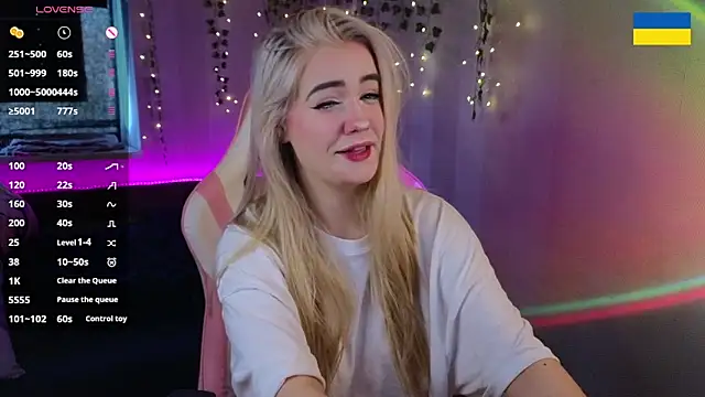 RedVelveten online show from 27, 9, 2025