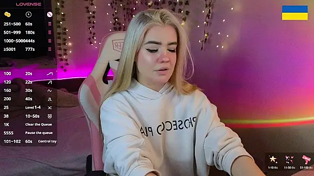 RedVelveten online show from 29, 9, 2025