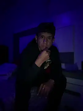 oiram27 online show from 12, 4, 2026