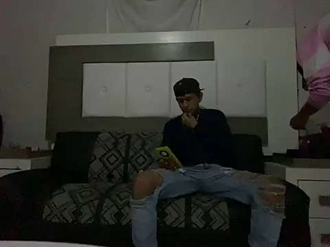 Snapshot of oiram27 chatting on 17, 5, 2026 oiram27 online show from 17, 5, 2026