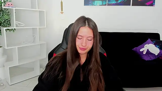 milaleoneli online show from 25, 11, 2025