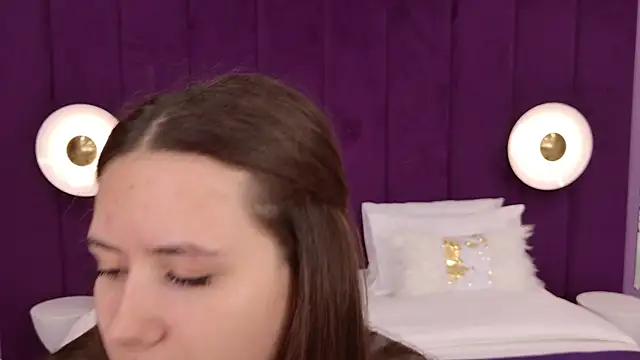 milaleoneli online show from 17, 3, 2025