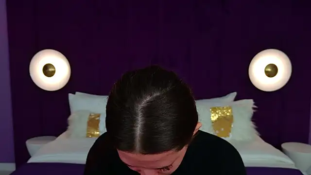 milaleoneli online show from 18, 3, 2025