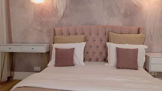 milaleoneli online show from 17, 9, 2025