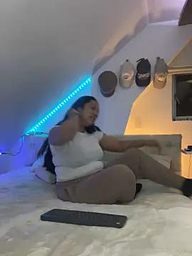 Scarlett Jazmin online show from 7, 10, 2025