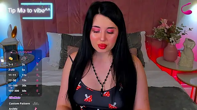 Mayzzie online show from 2, 10, 2025