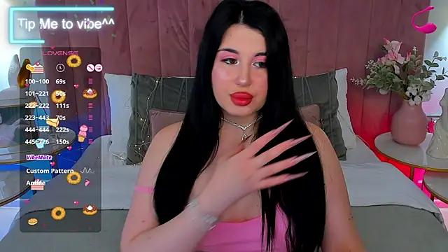 Mayzzie online show from 3, 10, 2025