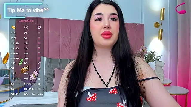 Mayzzie online show from 10, 9, 2025