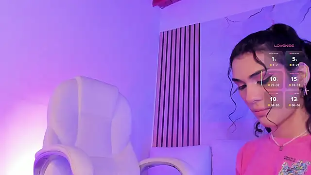 Snapshot of MiaCavallii_ chatting on 3, 10, 2025 MiaCavallii online show from 3, 10, 2025