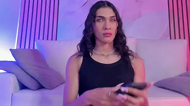 Snapshot of MiaCavallii_ chatting on 27, 9, 2025 MiaCavallii online show from 27, 9, 2025