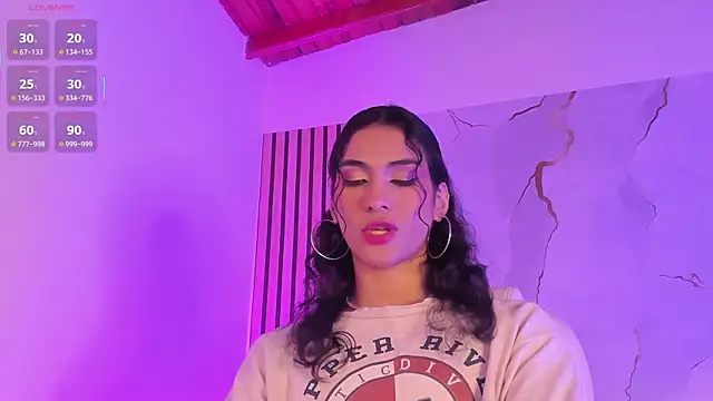 Snapshot of MiaCavallii_ chatting on 7, 10, 2025 MiaCavallii online show from 7, 10, 2025