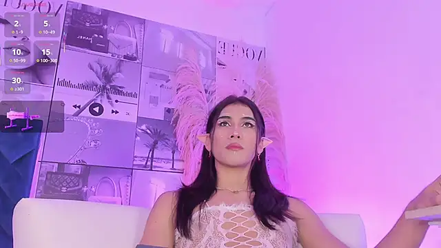 Snapshot of MiaCavallii_ chatting on 6, 11, 2025 MiaCavallii online show from 6, 11, 2025