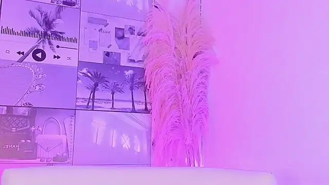 Snapshot of MiaCavallii_ chatting on 2, 11, 2025 MiaCavallii online show from 2, 11, 2025