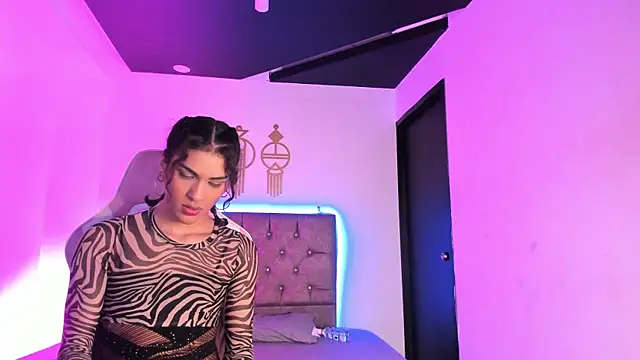 Snapshot of MiaCavallii_ chatting on 22, 3, 2025 MiaCavallii online show from 22, 3, 2025