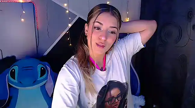 Samanta james19 online show from 6, 3, 2025