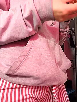 Hanna Kinsley online show from 6, 11, 2025