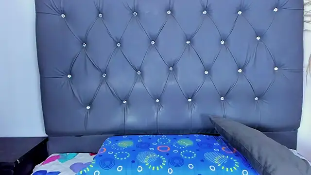 Miaelliee online show from 14, 12, 2024