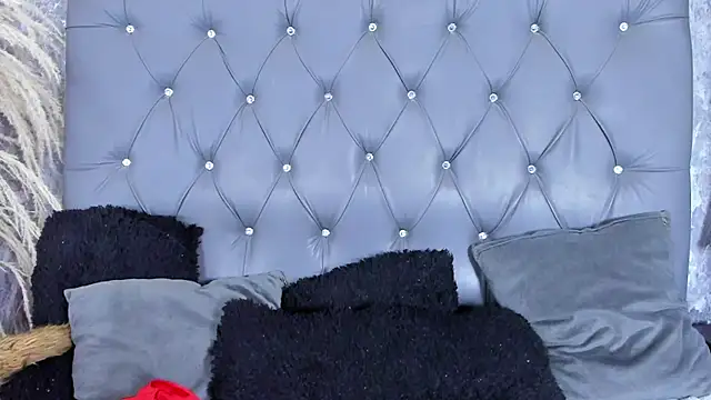 Miaelliee online show from 27, 2, 2025