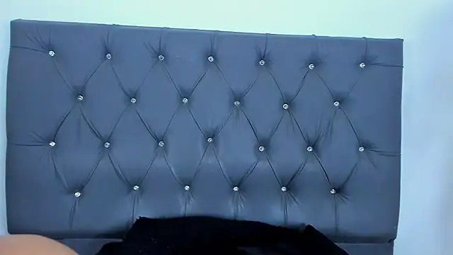 Miaelliee online show from 18, 12, 2024