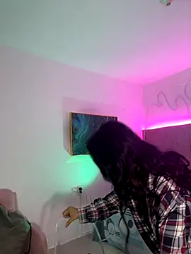 naomiii   online show from 18, 9, 2025