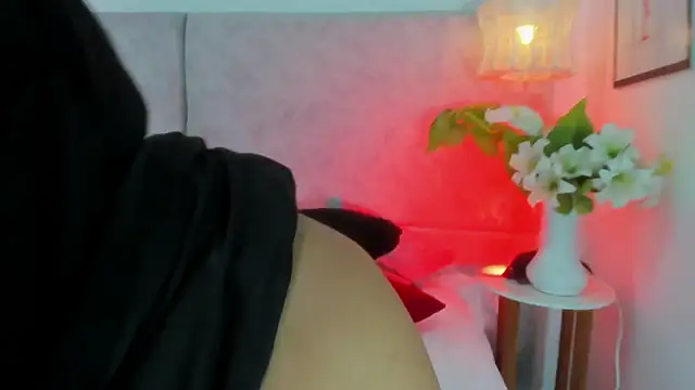 naomiii   online show from 26, 3, 2026