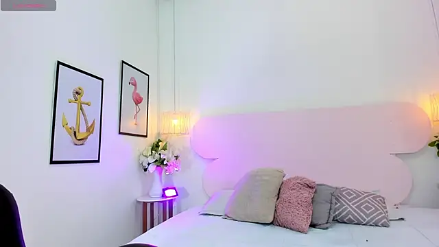 naomiii   online show from 27, 9, 2025