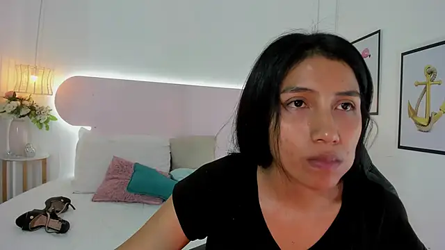 naomiii   online show from 2, 10, 2025