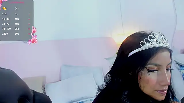 naomiii   online show from 25, 9, 2025