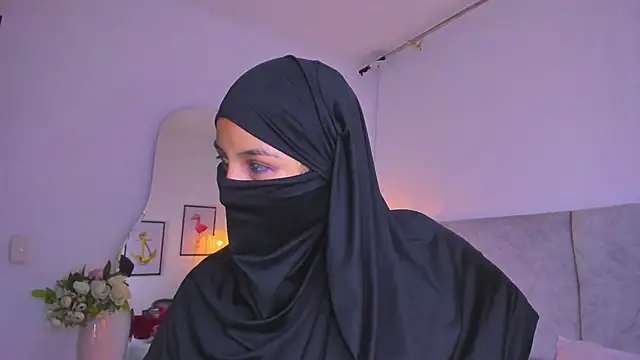 naomiii   online show from 30, 10, 2025