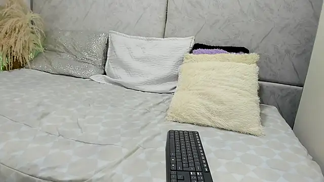 Snapshot of naomiii__ chatting on 5, 5, 2026 naomiii online show from 5, 5, 2026