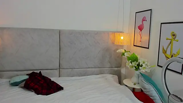 naomiii   online show from 1, 12, 2025