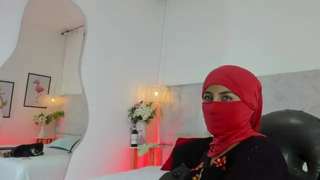 naomiii   online show from 11, 4, 2026