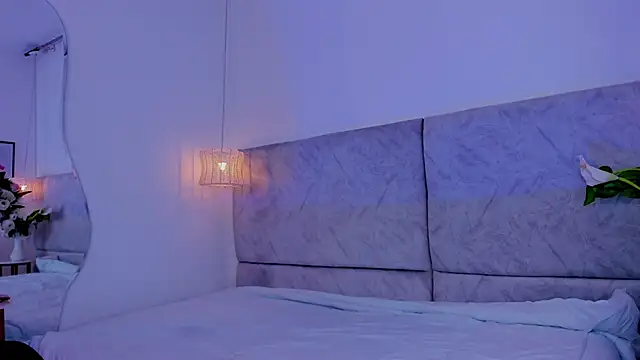 naomiii   online show from 4, 11, 2025