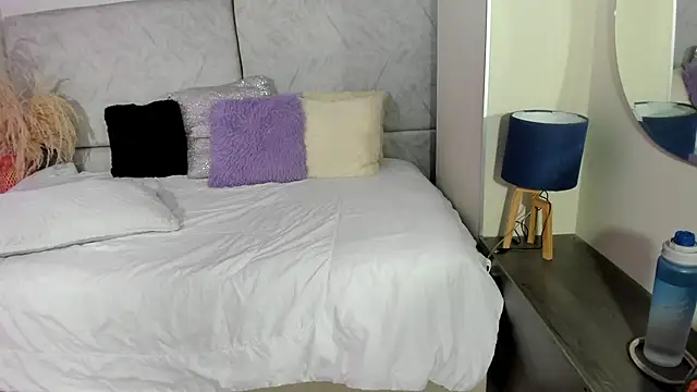 Snapshot of naomiii__ chatting on 24, 4, 2026 naomiii online show from 24, 4, 2026