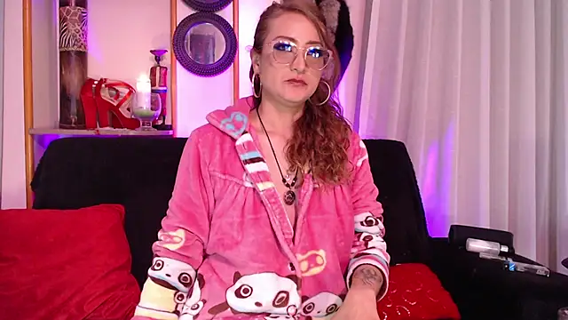 Snapshot of AdeleMourfg chatting on 9, 3, 2025 AdeleMourfg online show from 9, 3, 2025