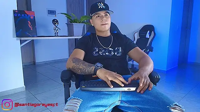 SantiagoReyesFtt online show from 2, 7, 2026
